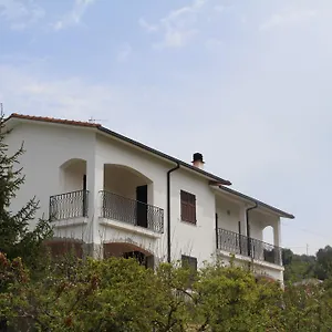 house-in-caramagna.hotelitalianriviera.com/