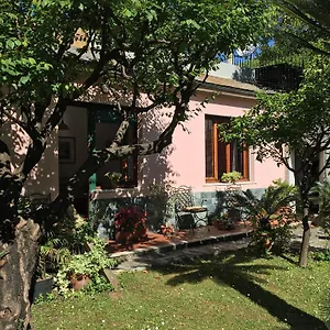 casa-tra-il-verde-e-il-blu.hotelitalianriviera.com/